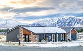 Snow Pine Apartment